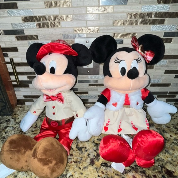Disney Store Mickey & MinnieMouse Valentines Day Plush Toy Set